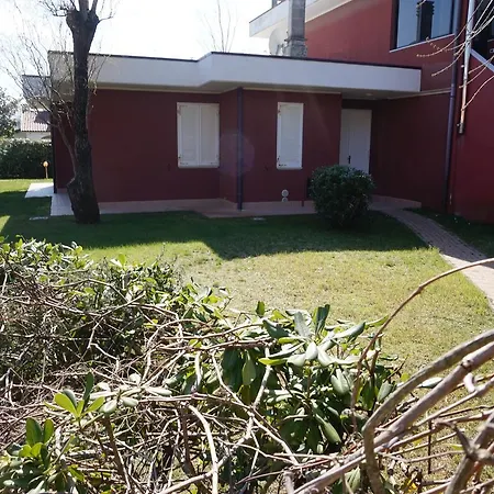 Holiday home Res. Con Piscina Esedra