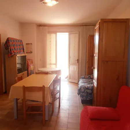 Res. Con Piscina Esedra Holiday home *