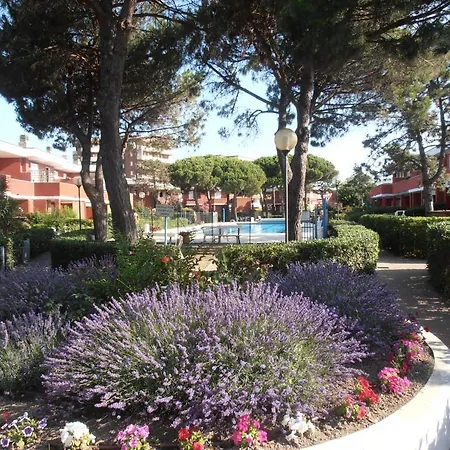 Res. Con Piscina Esedra Lido delle Nazioni